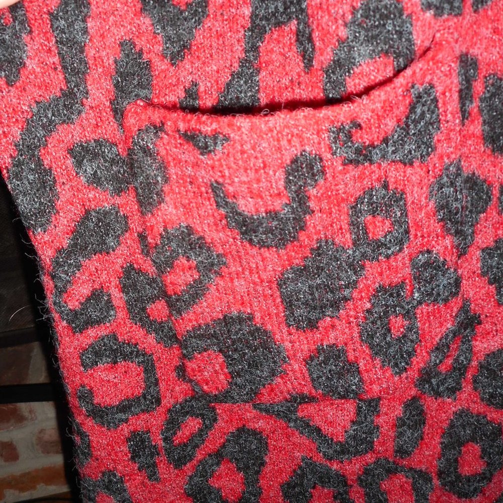 NWT Joseph A. Red Leopard Sweater, duster, Medium - Picture 3 of 7
